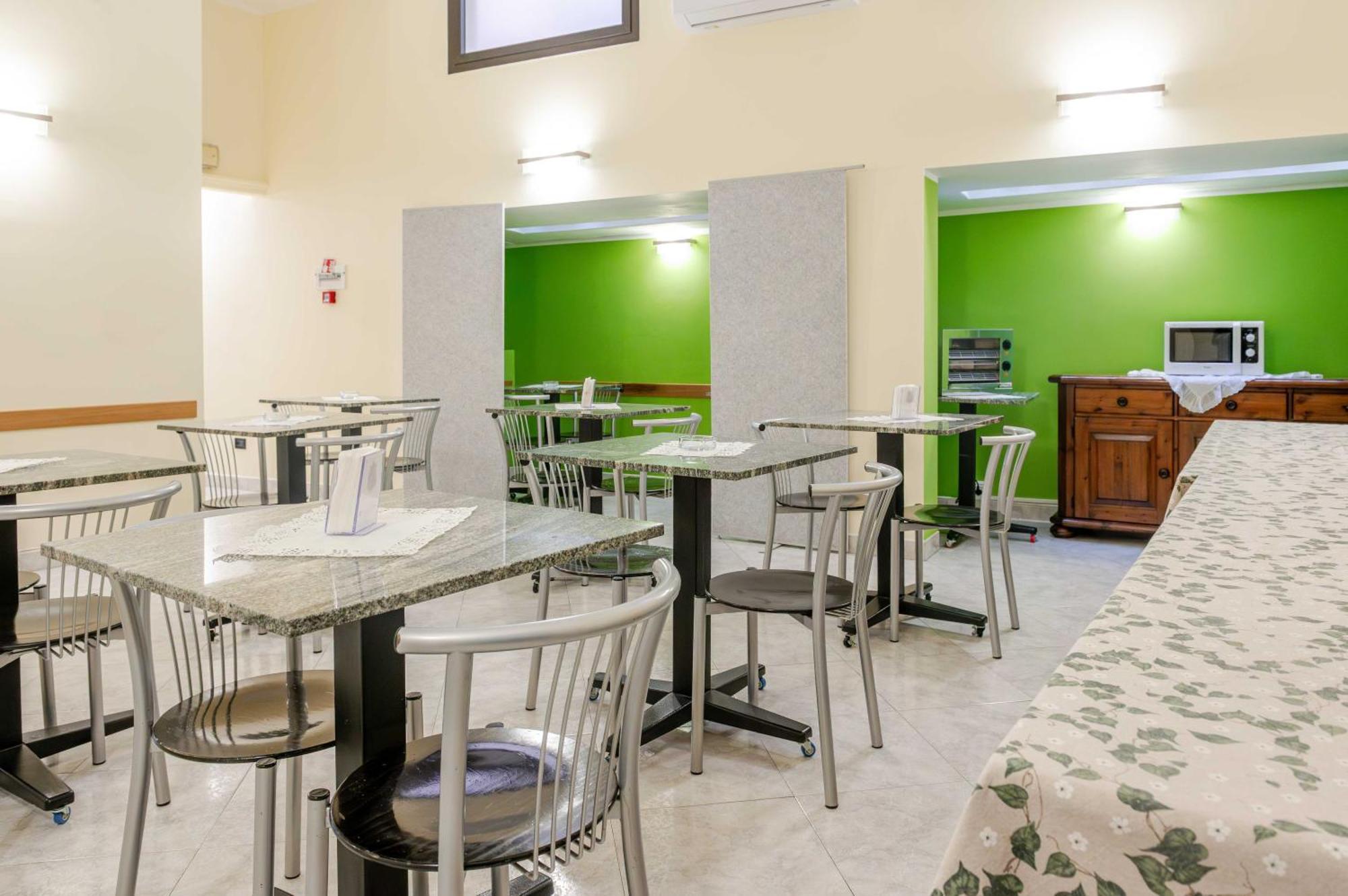 Hotel Posta - 3 Stars - Comfortable Stay In Ventimiglia Bagian luar foto