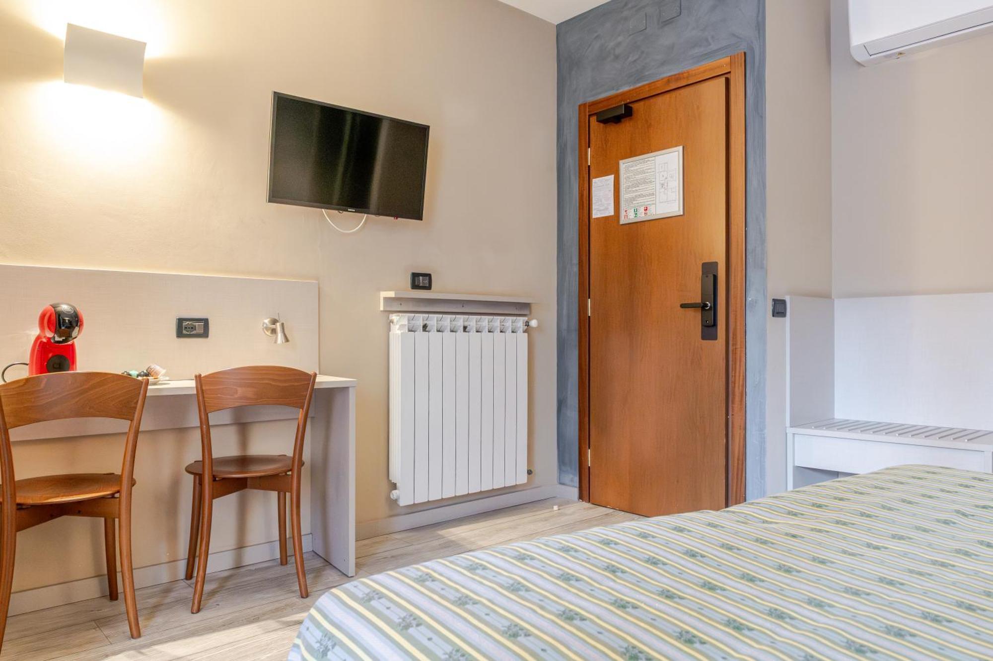 Hotel Posta - 3 Stars - Comfortable Stay In Ventimiglia Bagian luar foto